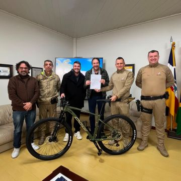 Bicicletas são doadas à Polícia Militar