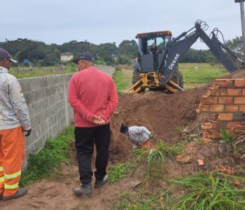 Defesa Civil de Araranguá reforça drenagem pluvial no Morro dos Conventos