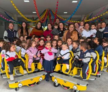 Centros de Educação Infantil de Araranguá recebem 30 novos carrinhos de passeio