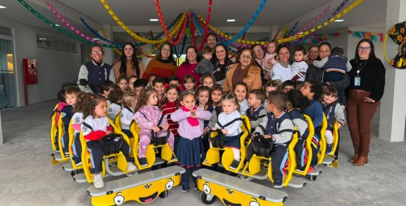 Centros de Educação Infantil de Araranguá recebem 30 novos carrinhos de passeio