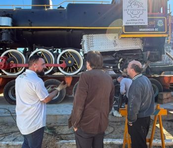 Locomotiva histórica é instalada na Barranca e marca fase final da obra do novo espaço cultural