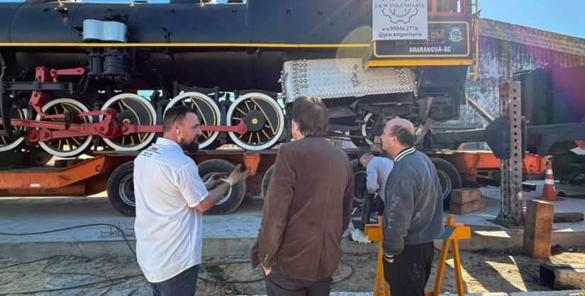 Locomotiva histórica é instalada na Barranca e marca fase final da obra do novo espaço cultural