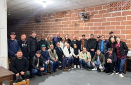 Reunião em Urussanga reforça alianças e apoio ao projeto de Evandro Scaini