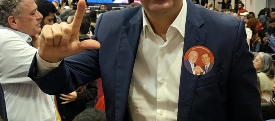 Convenção homologa candidatura de Arlindo Rocha a deputad...