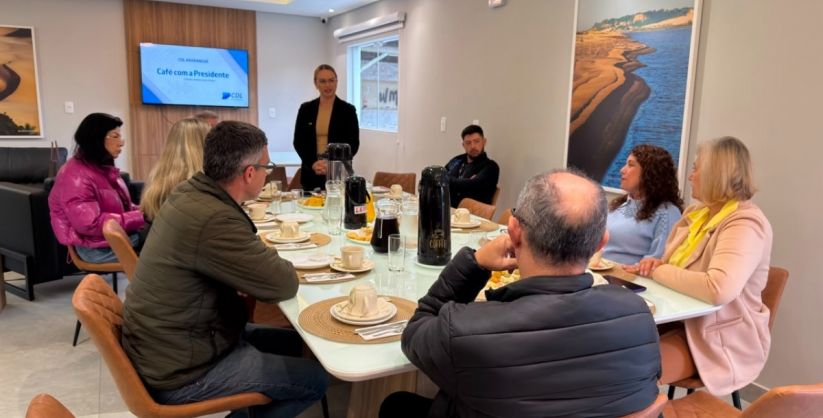 Café com a Presidente fortalece relacionamento com empresários e apresenta soluções da CDL Araranguá