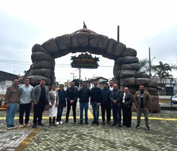 Amesc: secretários e diretores de Turismo realizam visita técnica ao Belinzoni Dino Parque
