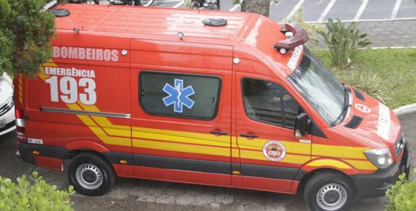 Dois adolescentes ficam feridos em acidente na SC-447, em Balneário Arroio do Silva