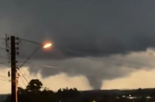 Tornado atinge três cidades e deixa feridos no interior gaúcho