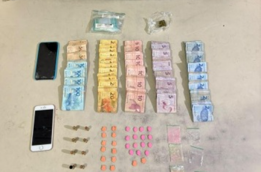 Três homens são presos por tráfico de drogas e porte ilegal de munição em Araranguá;...
