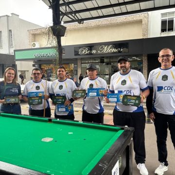 Torneio de Sinuca movimenta o calçadão durante o Sábado Mais em Araranguá