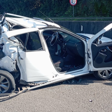 Dois acidentes deixam quatro pessoas feridas na BR-101, em Sombrio
