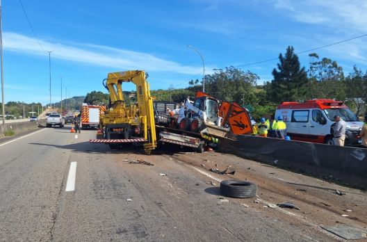 Dois acidentes deixam quatro pessoas feridas na BR-101, em Sombrio