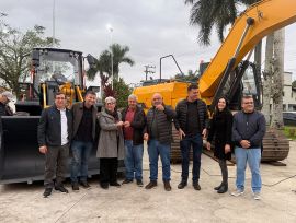 Jacinto Machado reforça estrutura de Obras e Agricultura com novos maquinários