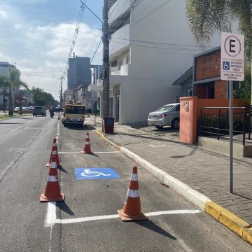 Demutran reforça sinalização e acessibilidade em vagas especiais de Araranguá