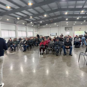 Reunião técnica orienta pescadores sobre regularização fiscal e emissão de Nota de Produtor Rural