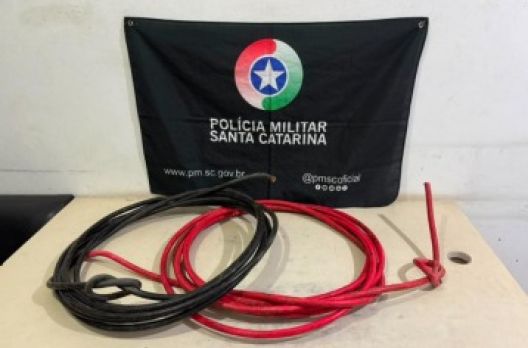 Polícia Militar prende homem que furtou fiação elétrica de creche no Lagoão, em Arara...