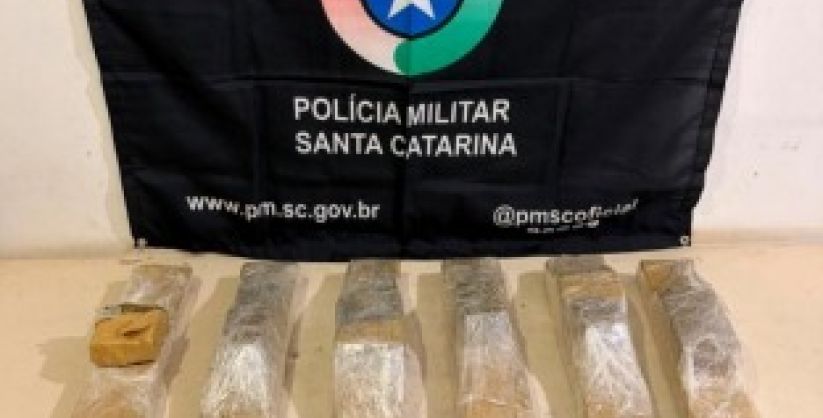Mulher é detida com drogas durante ação da Polícia Militar em Sombrio