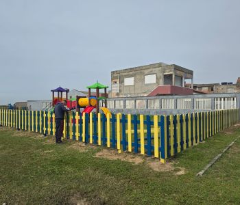 Playground da Avenida Beira Mar recebe cercamento para reforçar a segurança