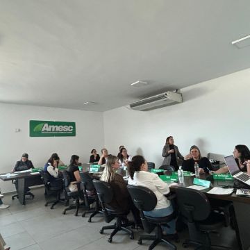 Colegiado Regional de Educação da AMESC reúne secretários para fortalecer ações