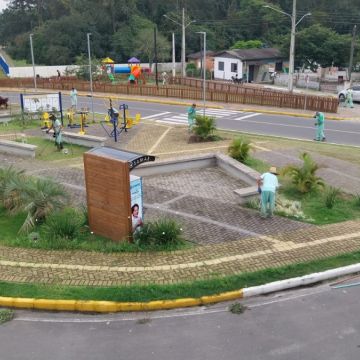 Projeto Recomeçar amplia ações de limpeza e zeladoria em Araranguá