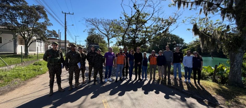 Defesa Civil e Exército testam resposta a situações de e...