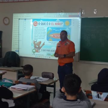 Defesa Civil de Balneário Gaivota leva conscientização sobre o El Niño à Escola