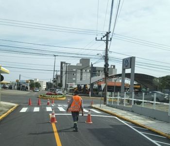 Demutran realiza melhorias na sinalização de trânsito em Araranguá