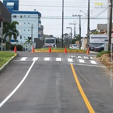Demutran realiza melhorias na sinalização de trânsito em Araranguá