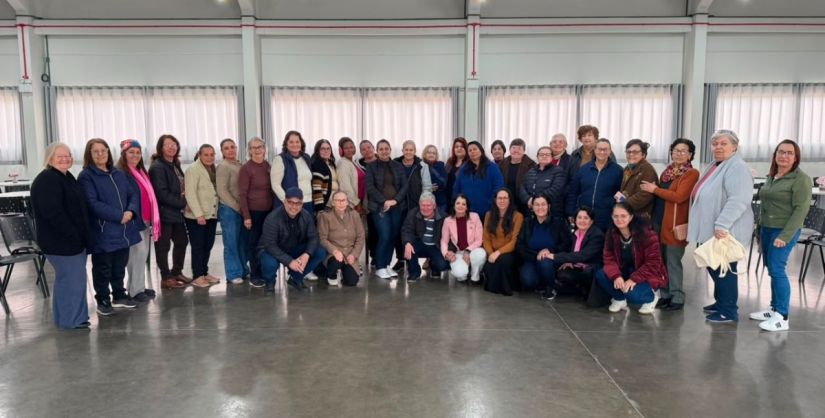 Clubes de Mães recebem materiais para os trabalhos do segundo semestre