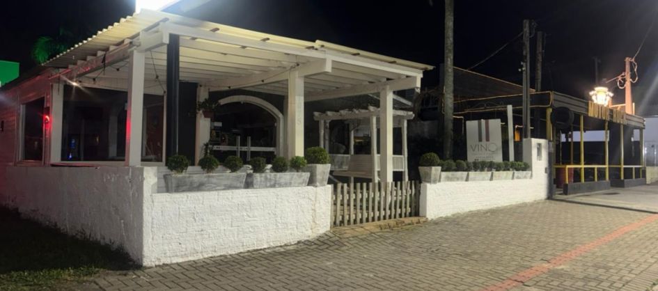 Princípio de incêndio é controlado em restaurante de Ara...