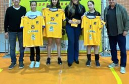 CERSUL apoia entrega de uniformes do projeto Joga Vôlei Morro Grande