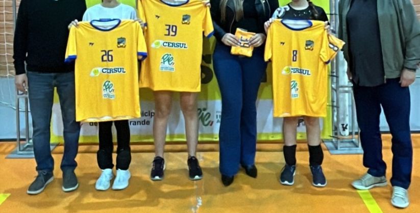 CERSUL apoia entrega de uniformes do projeto Joga Vôlei Morro Grande