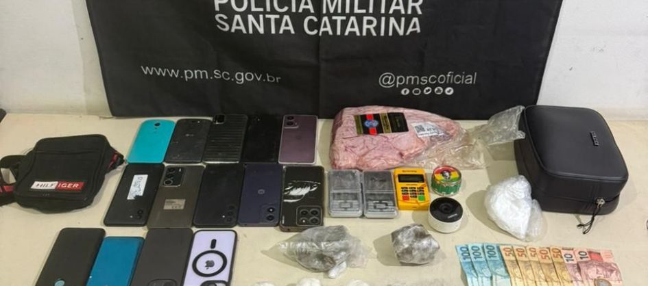 Três pessoas são detidas por tráfico de drogas e recepta...