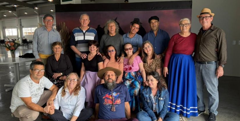 Grupo da Terceira Idade se prepara para apresentações na Semana Farroupilha