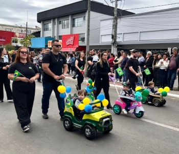 Desfile de 7 de Setembro reúne 101 instituições em Araranguá