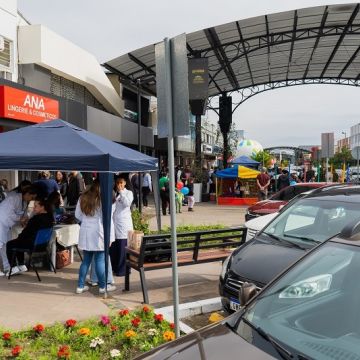 Sábado Mais movimenta Araranguá com comércio aberto e programação no Calçadão