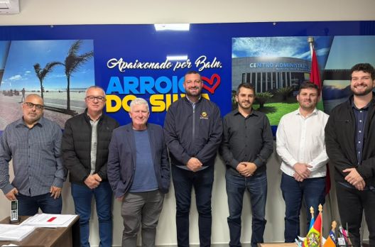 Reunião trata sobre implantação do loteamento Village no lado sul do município