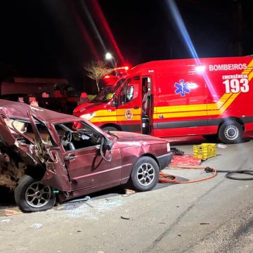 Colisão traseira deixa adolescente morta e outras três pessoas feridas em Criciúma
