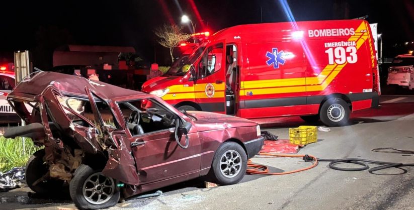 Colisão traseira deixa adolescente morta e outras três pessoas feridas em Criciúma