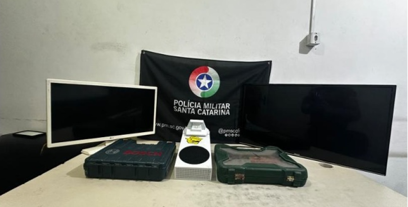 Polícia Militar recupera objetos furtados e prende autor de furto em Balneário Arroio do Silva