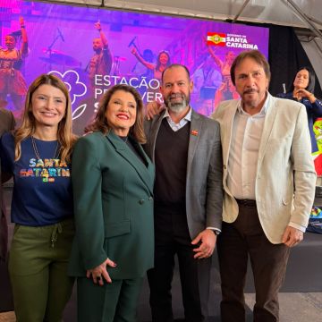 Embaixador Honorário de SC participa do lançamento da Estação Primavera