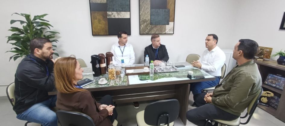 Administração de Balneário Gaivota recebe equipe do SESI...