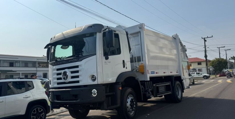 Turvo reforça estrutura de limpeza urbana com novo caminhão