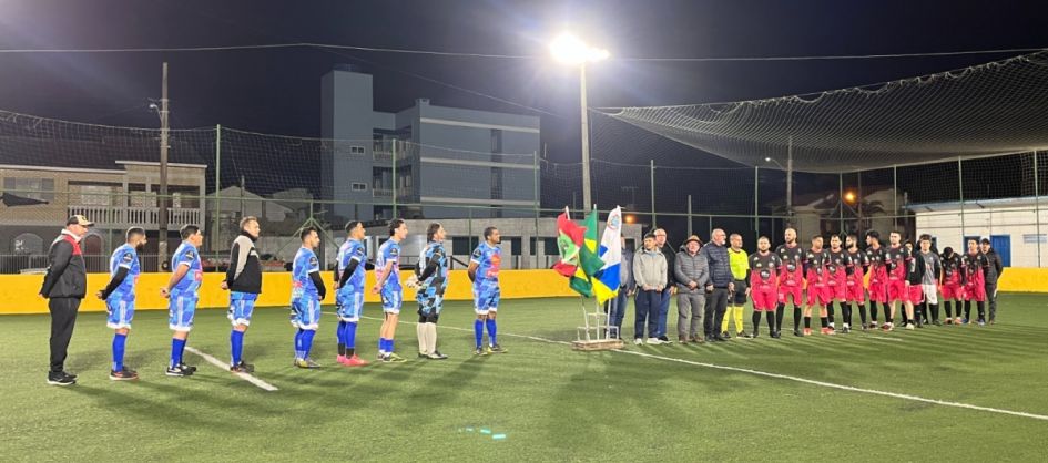 Campeonato Municipal de Futebol Sintético começa em Balne...