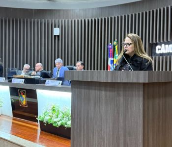 Projetos instituem prêmios por desempenho educacional para profissionais e alunos da rede municipal