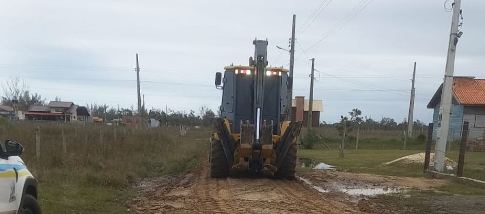 Obras realiza manutenção e melhorias nos bairros Lagoinha...