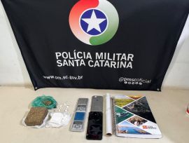 PMSC apreende drogas e prende homem por tráfico nas proximidades de escola
