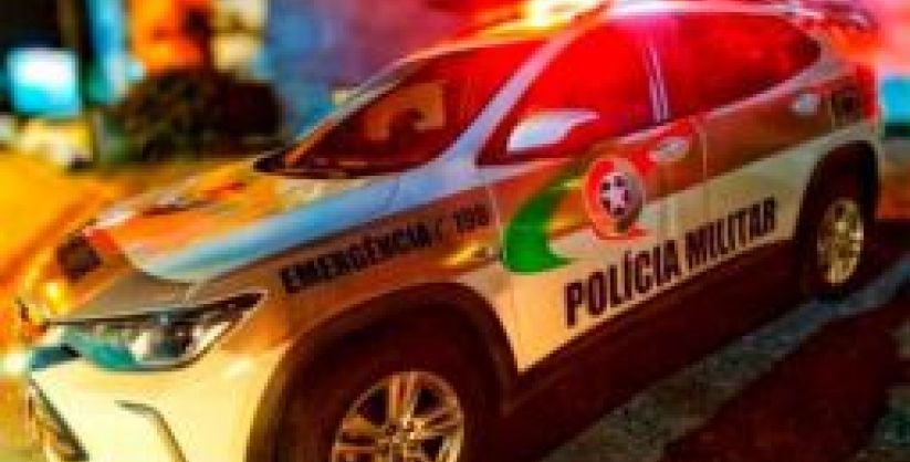 Homem é preso após descumprir medida protetiva e danificar placas em Praia Grande