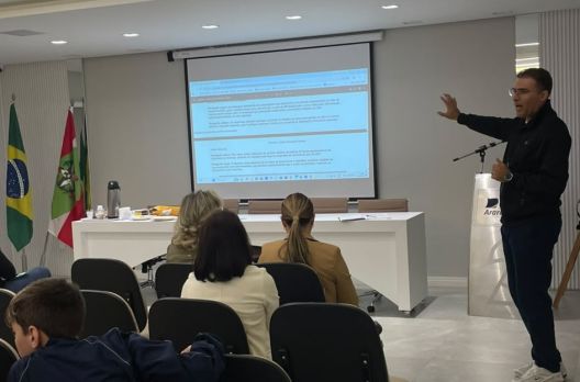 Sindilojas Araranguá define horário especial do comércio para o Natal