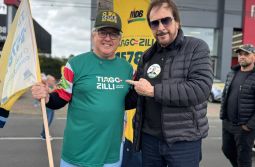 Caminhada da Vitória marca encerramento da campanha do deputado Tiago Zilli em Araranguá